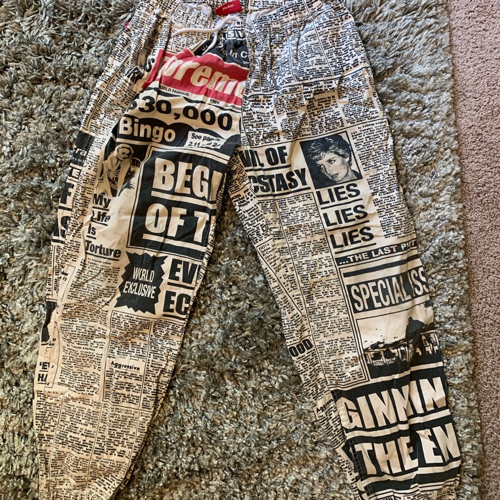 Supreme newsprint skate pant